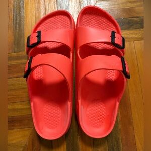 Women’s coral rubber sandals, size 41 (10)